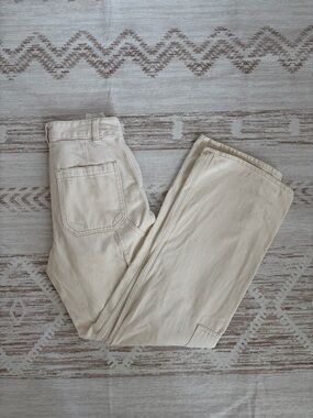 H&M beige cargo pants – Size 2